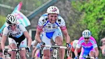 <b>CLARA VENTAJA. </b>Rebellin sacó dos segundos a Andy Schleck, segundo, y Damiano Cunego, tercero.