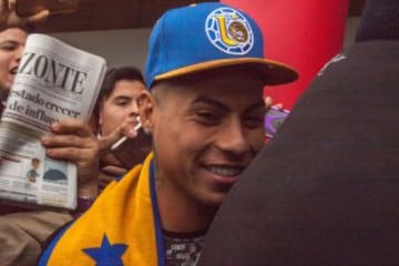 La llegada a lo 'rockstar' de Eduardo Vargas a México