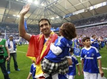 Los hijos de Raúl no se perdieron la despedida de su padre con el Schalke.