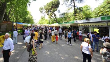Vista general de la segunda jornada de la Feria del Libro de Madrid en el Parque del Retiro. EFE/Diego P¨¦rez Cabeza