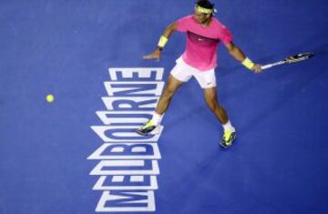 Rafa Nadal venció a Dudi Sela (1-6, 0-6, 5-7) en el Abierto de Australia.