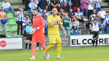 Lucas P¨¦rez celebra el gol de la victoria del Deportivo.