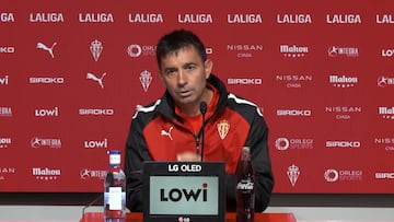 30-05-25. ASIER GARITANO, ENTRENADOR DEL SPORTING, EN LA RUEDA DE PRENSA EN MAREO.