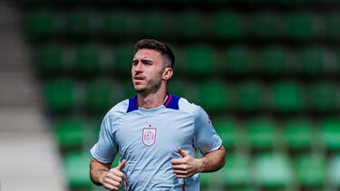 El jugador Al-Nassr de la Liga de Arabia Saudi, Aymeric Laporte.