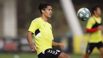 Lemos, en un entrenamiento con Las Palmas.