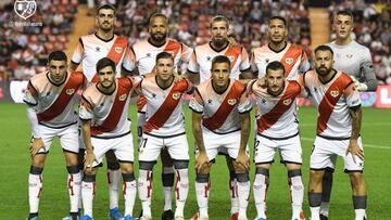 Morro, junto a sus compañeros, en el once del Rayo ante el Tenerife.