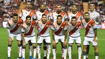 Morro, junto a sus compa&ntilde;eros, en el once del Rayo ante el Tenerife.