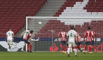 ¡Recorta diferencias el Elche, que le vuelve a poner algo de incógnita al partido! con un gol de Lucas Boyé