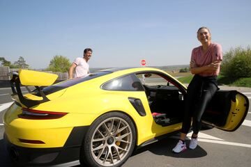 Sharapova y Webber, embajadores de Porsche