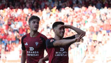 Reina celebra el tanto del triunfo del Mirandés.