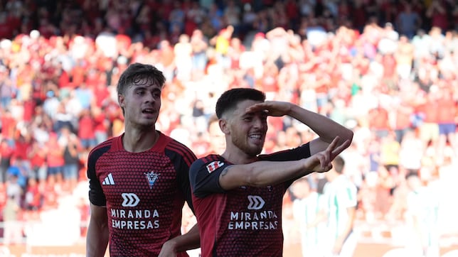 Alberto Reina: “Estar en mi tierra y jugar en el Cádiz sería algo soñado”