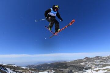 El estadounidense Mcrae Williams durante la final de Slopestyle en los Campeonatos del Mundo de Sierra Nevada.