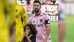 DJ Khaled’s son walked out with Lionel Messi ahead of Inter Miami’s game Tuesday. Watch what Messi does when the 7-year-old begins to cry.