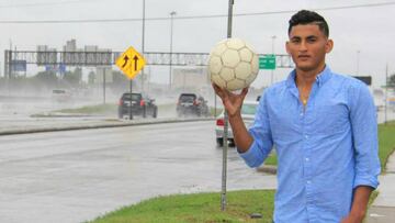 El exfutbolista hondure&ntilde;o termin&oacute; su carrera profesional a corta edad debido a que su vida corr&iacute;a peligro en Honduras. Hoy vive en Texas despu&eacute;s de ser privado de su libertad dos meses.