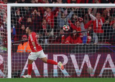 2-1. Vangelis Pavlidis celebra el segundo gol.