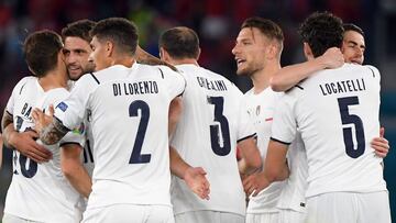 Rome (Italy), 11/06/2021.- Players of Italy celebrate their first goal during the UEFA EURO 2020 group A preliminary round soccer match between Turkey and Italy at the Olympic Stadium in Rome, Italy, 11 June 2021. (Italia, Turquía, Roma) EFE/EPA/Al