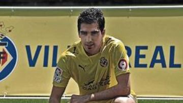 <b>DE ESTRENO. </b>El argentino jugará su primera temporada en Europa con la elástica blanquivioleta.