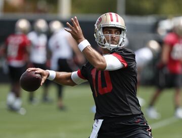 Sam Bradford entra en su papel de mentor con Josh Rosen