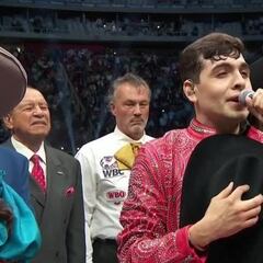 Canelo vs Ryder: Quién es Beto Vega, el cantante que interpretó el Himno Nacional