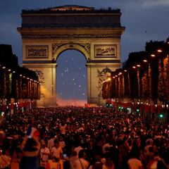 Las imágenes de la alegría de los aficionados franceses en las calles