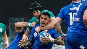 Rome (Italy), 25/02/2023.- Ireland's Caelan Doris (L) and Italy'Äôs Pierre Bruno in action during the Six Nations Rugby match between Italy and Ireland, in Rome, Italy, 25 February 2023. (Irlanda, Italia, Roma) EFE/EPA/FABIO FRUSTACI
