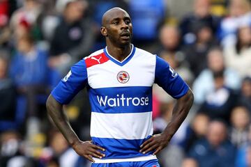 El seleccionado granadino ascendió a la Premier League con el Reading, para finalizar su paso en la primera división inglesa con 36 tantos, al igual que McBride y Fox.