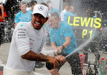 Celebración del piloto británico Lewis Hamilton en Monza. 