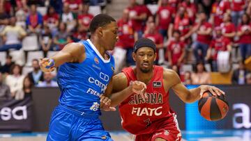 GIRONA, 09/04/2023.- Malique Lewis del Fuenlabrada, Kameron Taylor del Bàsquet Girona, durante el partido de la Liga Endesa de baloncesto entre el Basquet Girona - Fuenlabrada, este domingo en Girona. EFE/ David Borrat
