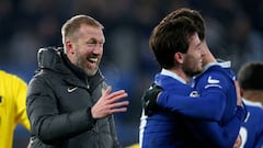 LONDON, ENGLAND - MARCH 07: Graham Potter, Head Coach of Chelsea celebrates with Ben Chilwell and Kai Havertz of Chelsea after the UEFA Champions League round of 16 leg Two match between Chelsea FC and Borussia Dortmund at Stamford Bridge on February 03, 2023 in London, England. (Photo by Richard Sellers/Getty Images)