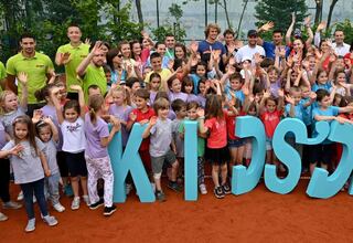 Los niños, protagonistas en la previa del Adria Tour