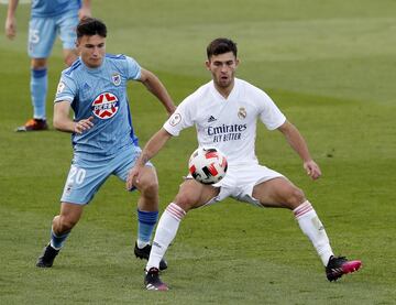 LLeg車 cedido al Castilla en agosto de 2020 y en febrero de 2021 debut車 con el primer equipo. El 31 de agosto de 2021 lleg車 cedido al Valencia pero fue comprado antes de acabar la temporada. Firm車 hasta 2026.