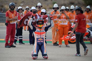 Marc Márquez se paseó en el Gran Premio de Aragón y podría convertirse en campeón del Mundo de Moto GP en Buriram acabando por delante de Dovizioso con un margen de dos o más puntos.