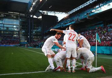 Azpilicueta adelantó a España con el 1-2.
