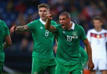 Jon Walters durante el partido clasificatorio para la Eurocopa 2016 entre Alemania e Irlanda