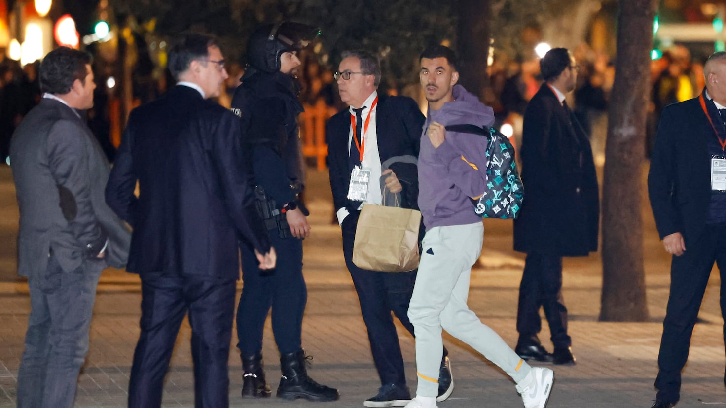 داني سيبايوس قد يغيب عن مباراة ريال مدريد ضد أوساسونا بسبب إجهاد عضلي