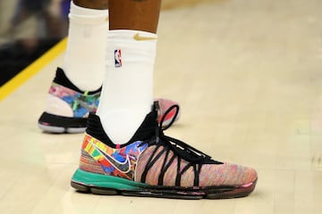 Así son las zapatillas de las estrellas de la NBA