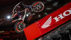 Toni Bou, con la Montesa Honda en el X-Trial de Barcelona.