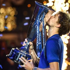 Zverev destrona a Medvedev para lograr su segundo título