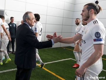 Gareth Bale with Real Madrid president Florentino Pérez.