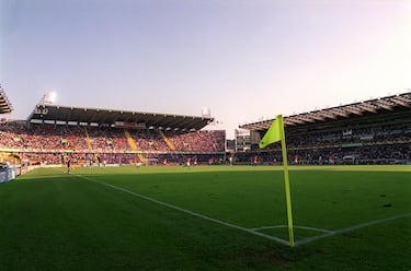El Club Brujas juega en el Estadio Jan Breydel, inaugurado en 1975 como Olympia y rebautizado en 1999 en honor al héroe flamenco del siglo XIV, Jan Breydel. Con capacidad para 29.042 espectadores, el estadio es compartido con el Cercle Brugge y fue sede de la Eurocopa 2000,