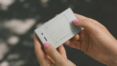 Light Phone II, el móvil hecho para que no lo uses