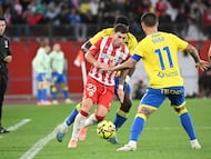 Otro gol de falta marcó Embarba. Golazo para poner el 3-0 contra el Cádiz y alargar su racha de tres partidos seguidos marcando. El extremo puso la guinda a un gran partido con su tanto. Antes, fue un incordio para la férrea defensa del Cádiz, que hizo aguas en Almería.