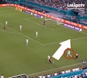 Cosas así condenan a Theo: vean el hueco a su espalda en el gol de Alexis
