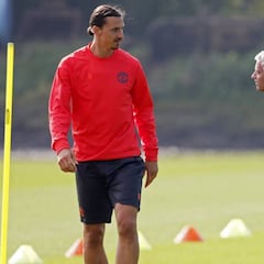 Mourinho: "Estamos negociando con Ibra, quiere demostrar más..."