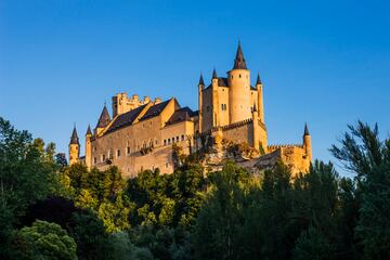 En la foto, vista del Alcázar de Segovia, el castillo medieval del siglo XII de la ciudad castellanoleonesa. 