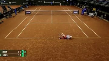 Impacto en el deporte mundial: tenista iba a servir y terminó desplomándose