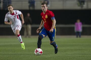 El lateral valenciano ha ido de más a menos desde su fulgurante debut como titular en Valencia. Aún así es un fijo en la banda izquierda de Mestalla.