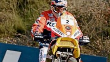 <b>MARC SE SIENTE SEGURO DE REPETIR VICTORIA</b> Como en la imagen, así debe ir Marc Coma en el próximo Dakar para lograr la victoria, concentrado al máximo y con una confianza sin límites.