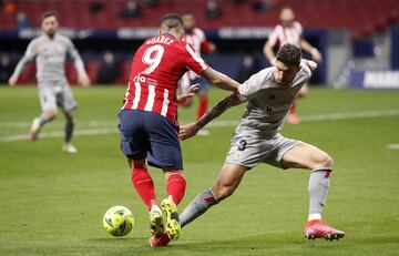 Jugada del penalti de Unai Núñez a Luis Suárez.