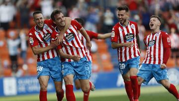 El Lugo celebra el gol de Manu Barreiro. 
 
 